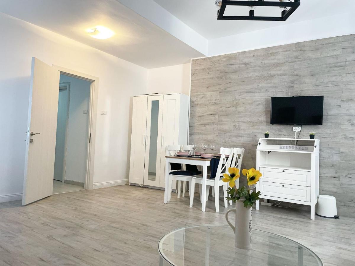 White Apartment บูคาเรสต์ ภายนอก รูปภาพ