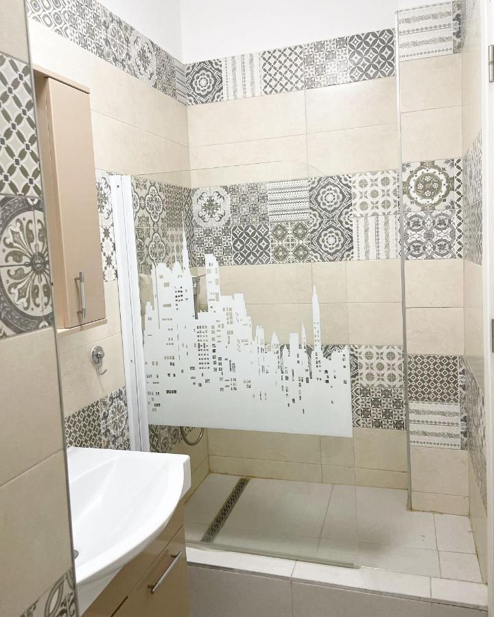 White Apartment บูคาเรสต์ ภายนอก รูปภาพ